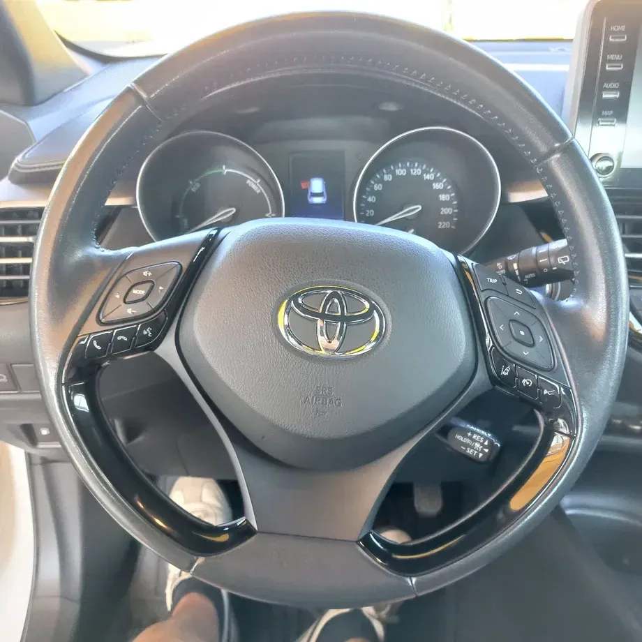 Toyota C-HR 1.8 HEV 140 CP 4x2 CVT Active — imagine 3