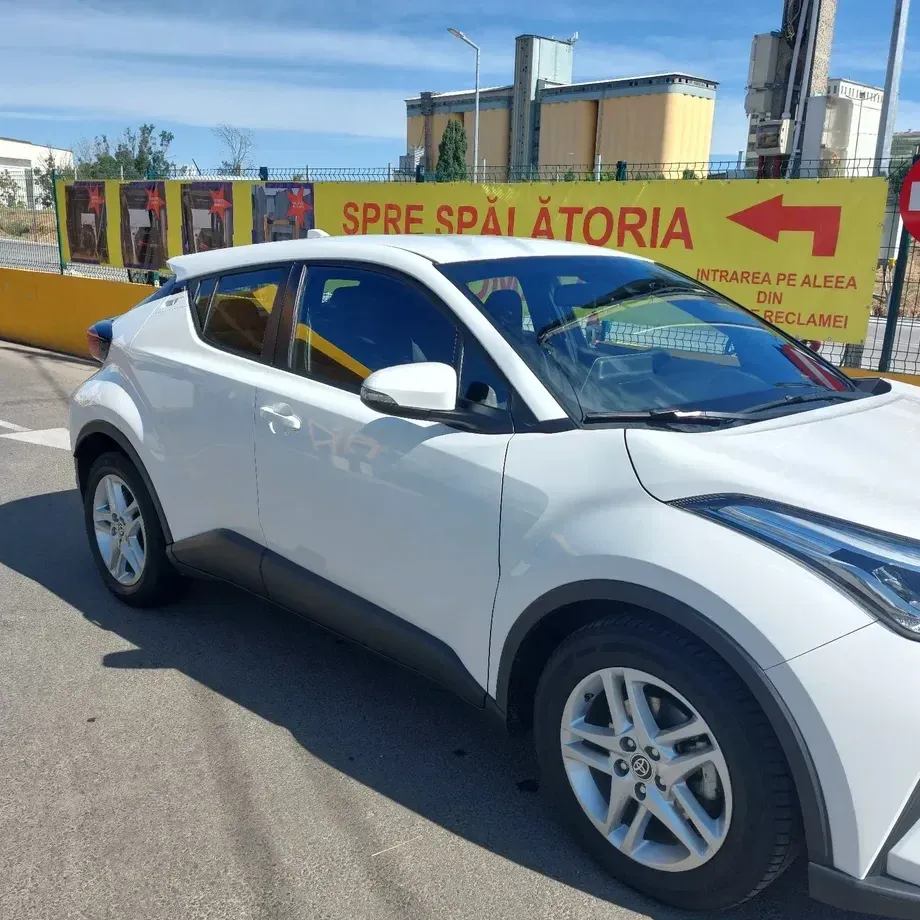 Toyota C-HR 1.8 HEV 140 CP 4x2 CVT Active — imagine 5