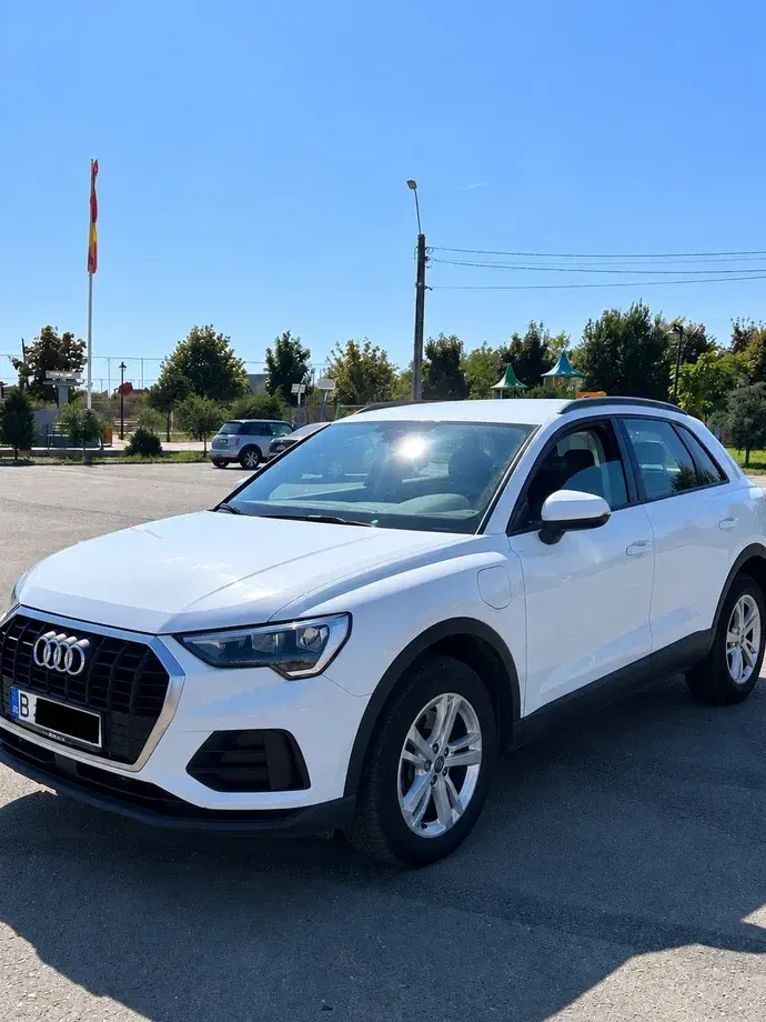 Audi Q3 F3 45 TFSIe S tronic — imagine 2