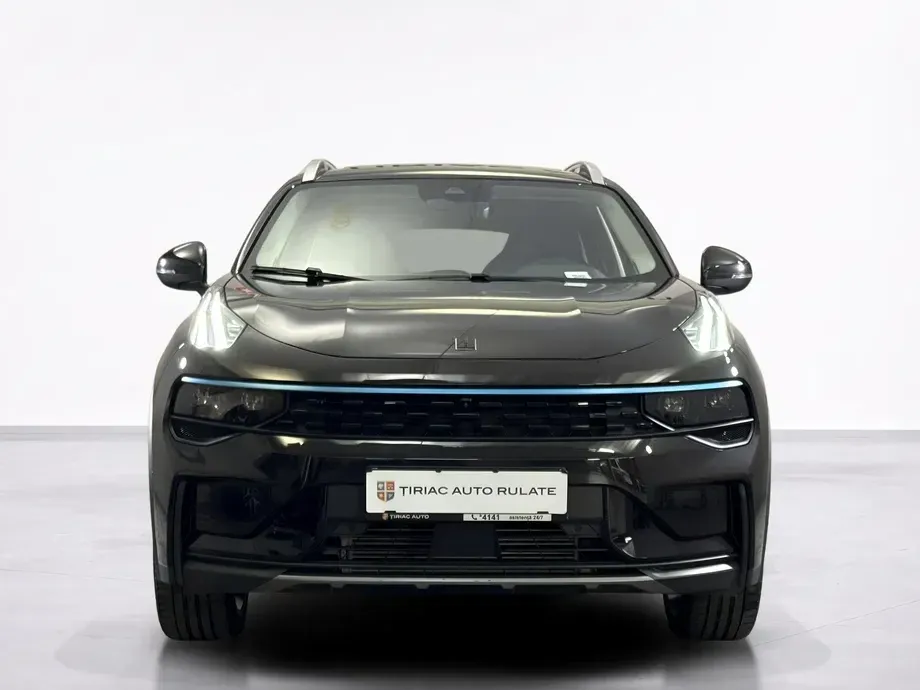 Lynk&Co 01 — imagine 8