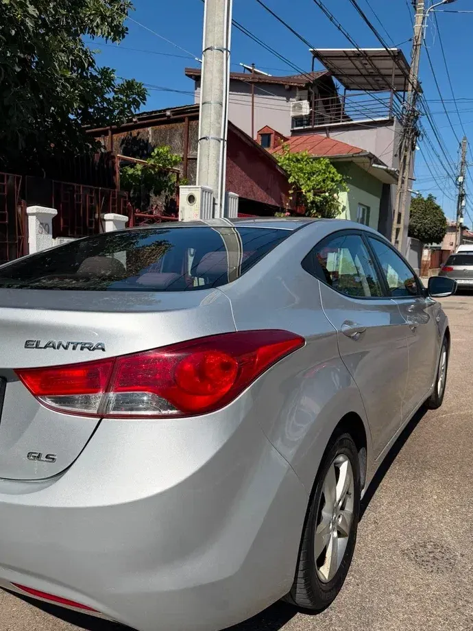 Hyundai Elantra V 1.6 MPi — imagine 3