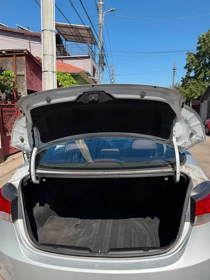Hyundai Elantra V 1.6 MPi — imagine 10