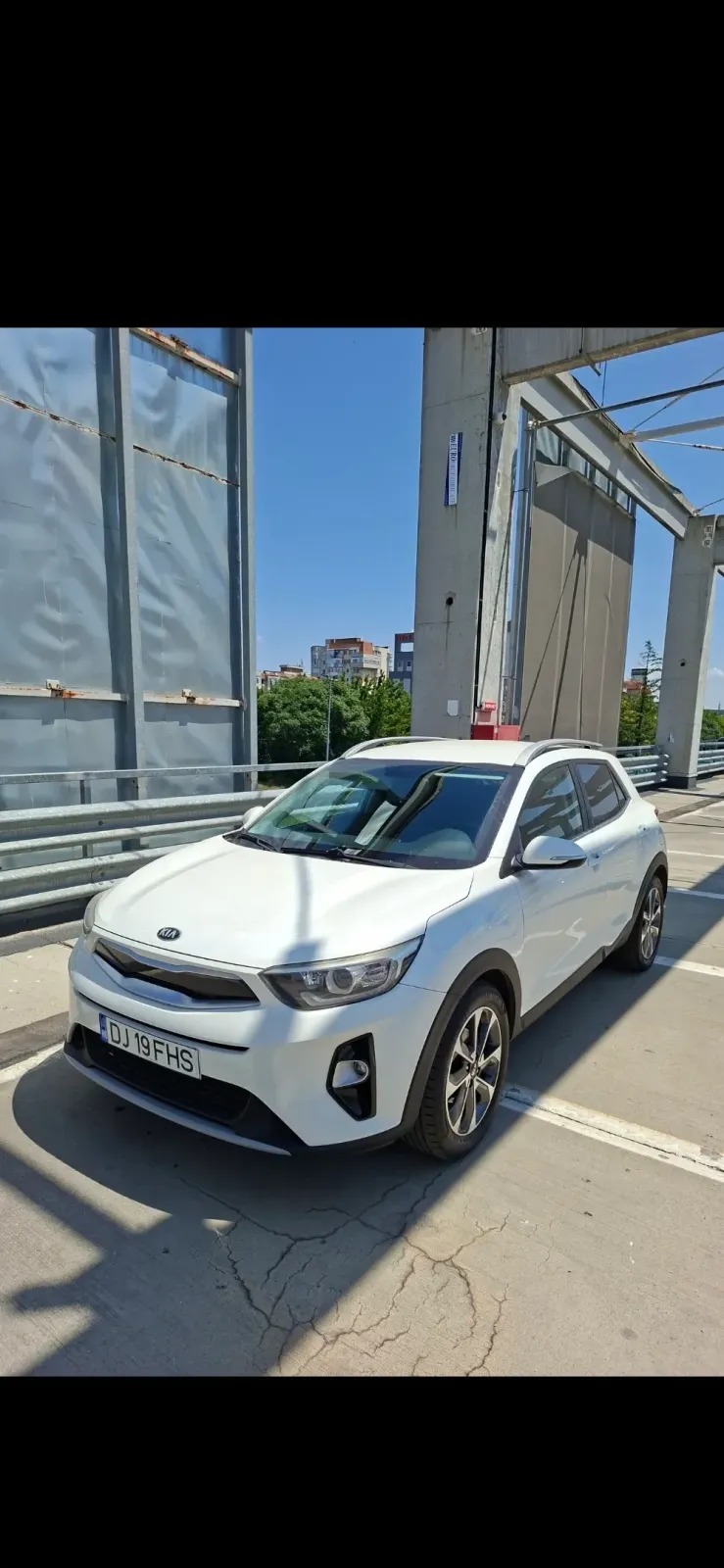 Kia Stonic 1.6 DSL HP Urban — imagine 2