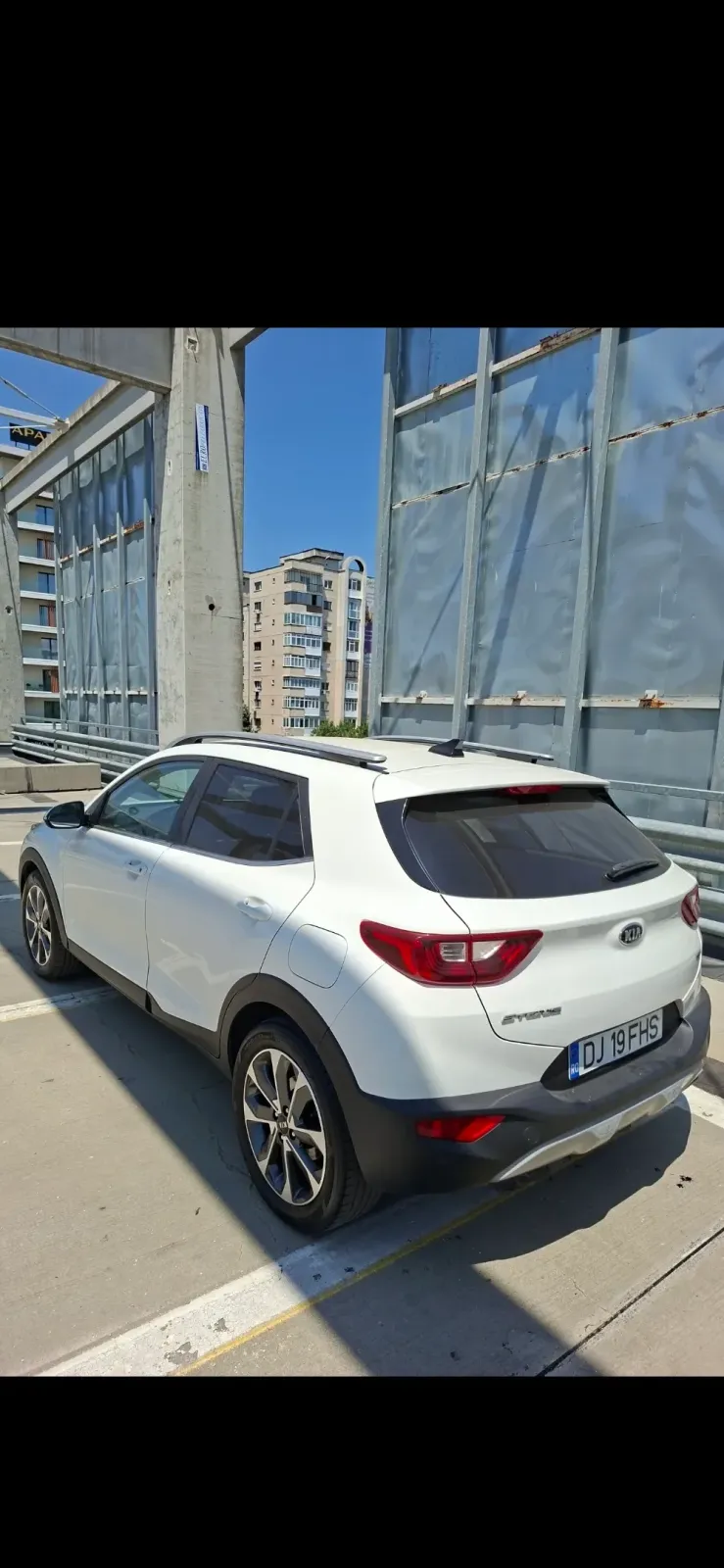 Kia Stonic 1.6 DSL HP Urban — imagine 4