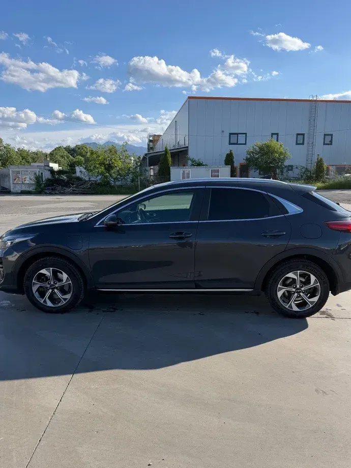 Kia XCeed 1.6 GDI 6DCT PHEV Vision — imagine 5