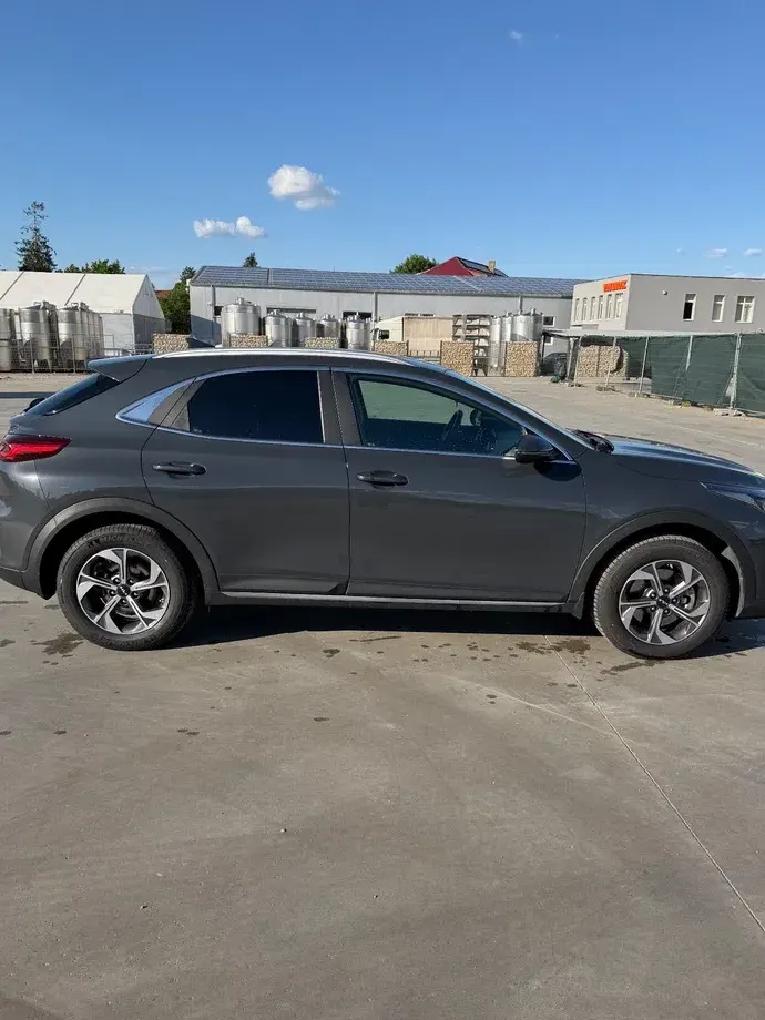 Kia XCeed 1.6 GDI 6DCT PHEV Vision — imagine 3
