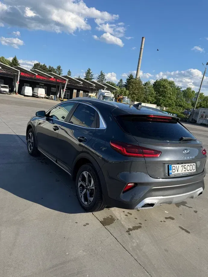 Kia XCeed 1.6 GDI 6DCT PHEV Vision — imagine 10