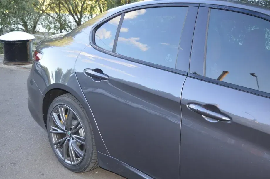 Alfa Romeo Giulia 2.0 Turbo 16V AT8 Veloce — imagine 4