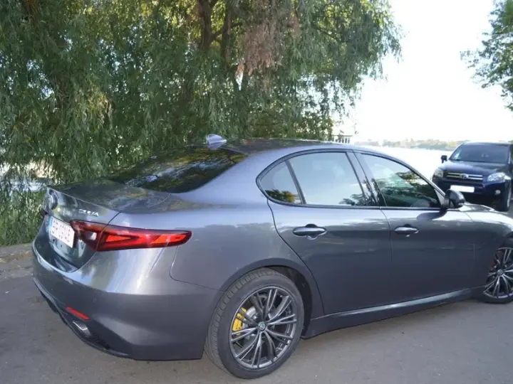 Alfa Romeo Giulia 2.0 Turbo 16V AT8 Veloce