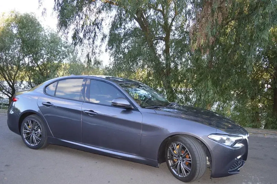 Alfa Romeo Giulia 2.0 Turbo 16V AT8 Veloce — imagine 2
