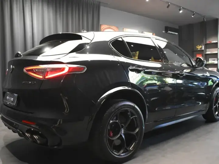 Alfa Romeo Stelvio 2.9 V6 Turbo AWD AT8 Quadrifoglio