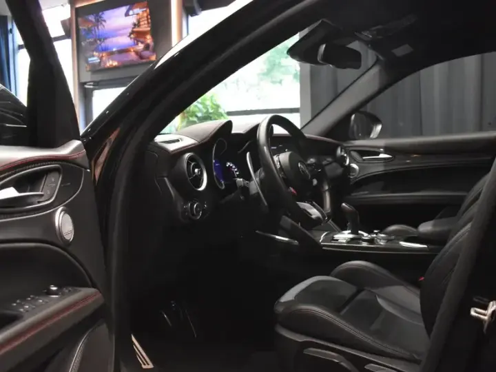 Alfa Romeo Stelvio 2.9 V6 Turbo AWD AT8 Quadrifoglio