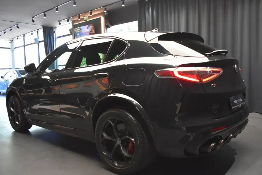 Alfa Romeo Stelvio 2.9 V6 Turbo AWD AT8 Quadrifoglio — imagine 4