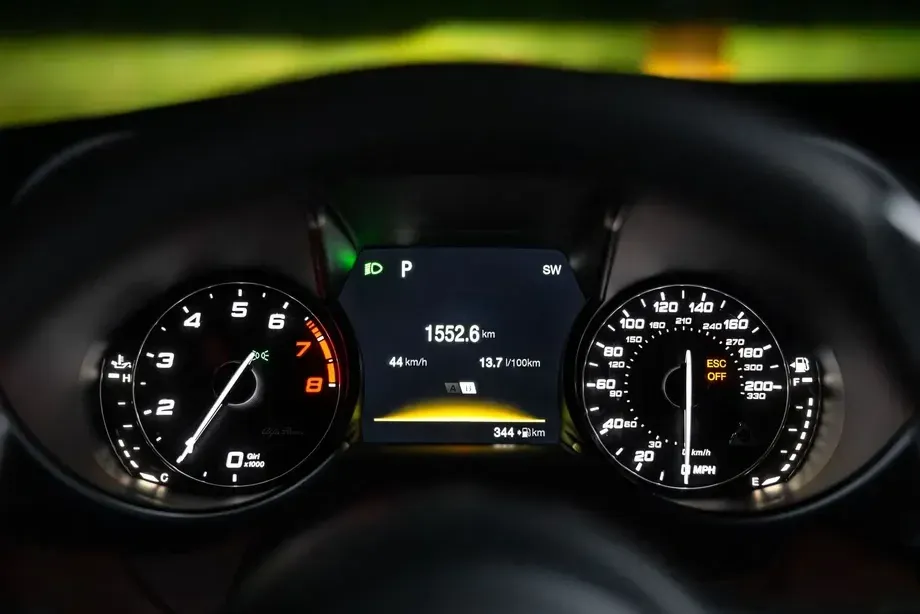 Alfa Romeo Giulia 2.9 Turbo RWD AT8 Quadrifoglio — imagine 5