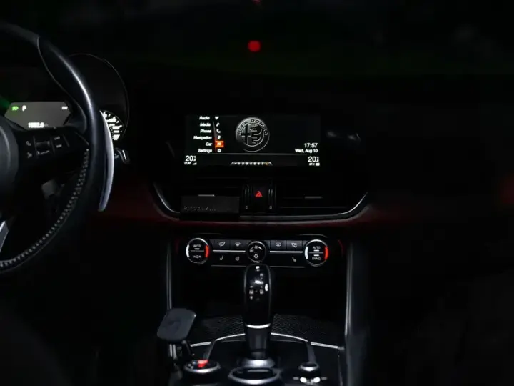 Alfa Romeo Giulia 2.9 Turbo RWD AT8 Quadrifoglio