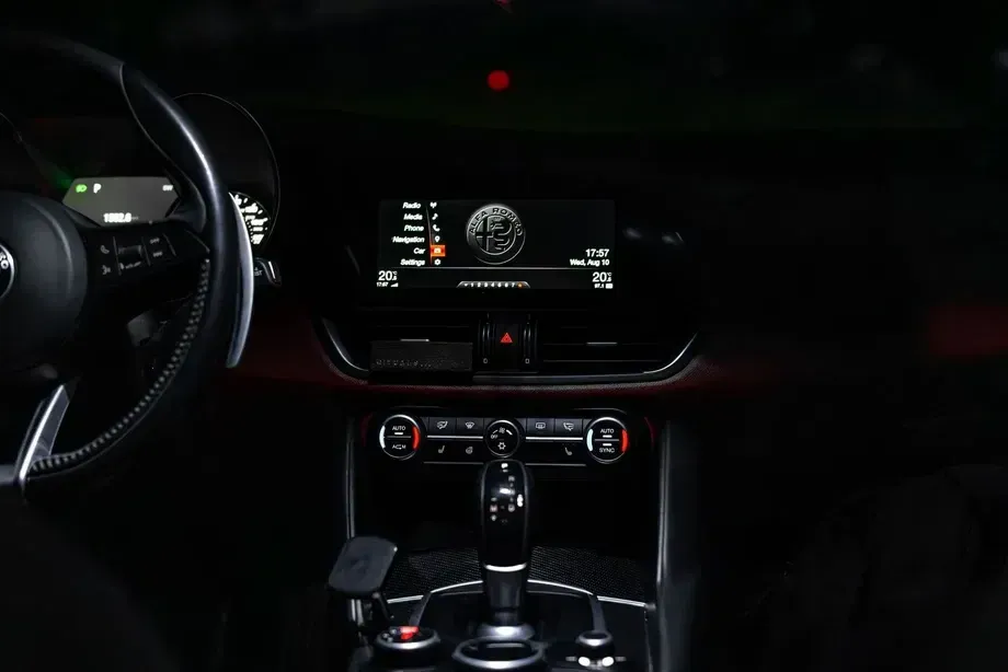 Alfa Romeo Giulia 2.9 Turbo RWD AT8 Quadrifoglio — imagine 4