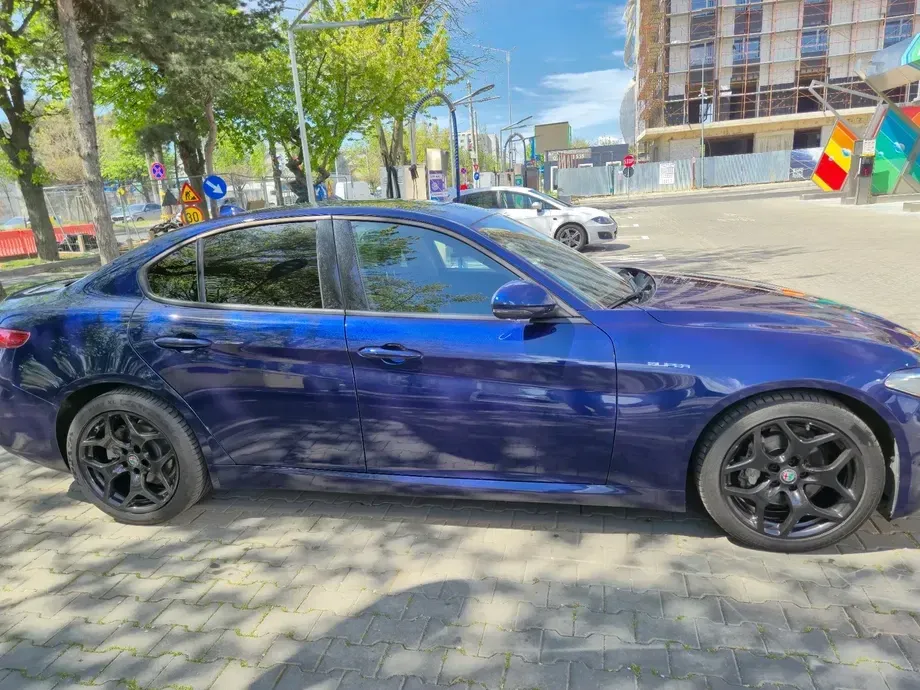 Alfa Romeo Giulia 2.0 Turbo RWD AT8 Super — imagine 4