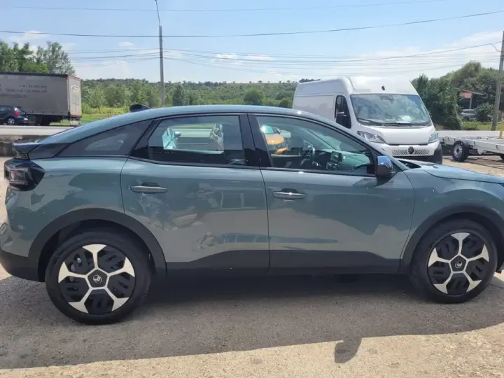 Citroën C4 1.2 eDCT6 MHEV PLUS