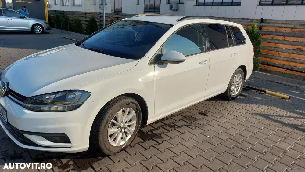 Volkswagen Golf — imagine 5