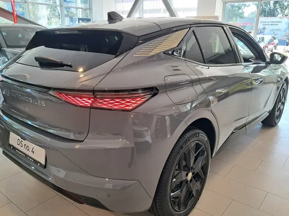 DS Automobiles DS 4 Crossback — imagine 4