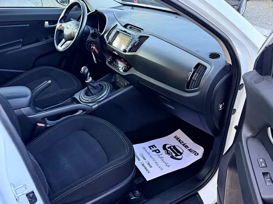 Kia Sportage 1.7 CRDI 2WD Attract — imagine 6