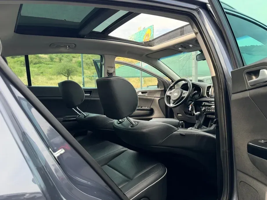 Kia Sportage 1.7 CRDI 2WD Dream-Team Edition — imagine 6