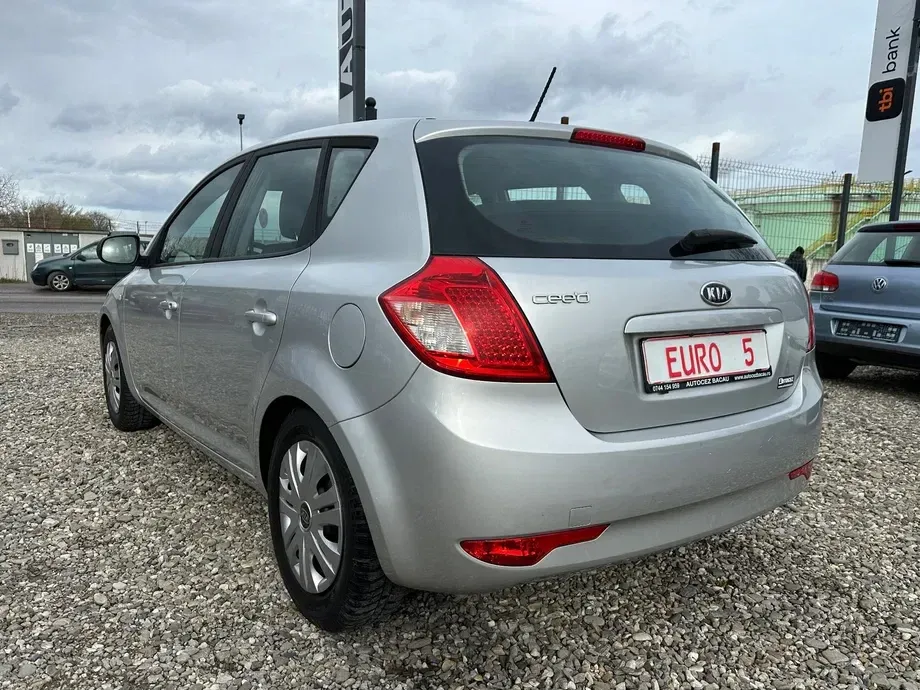 Kia Cee`d — imagine 5