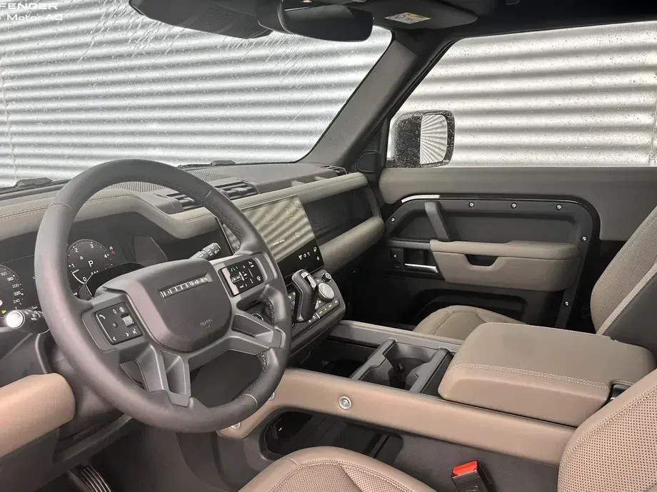 Land Rover Defender — imagine 6