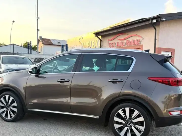 Kia Sportage IV 2.0 DSL HP 6AT 4x4 GT Line
