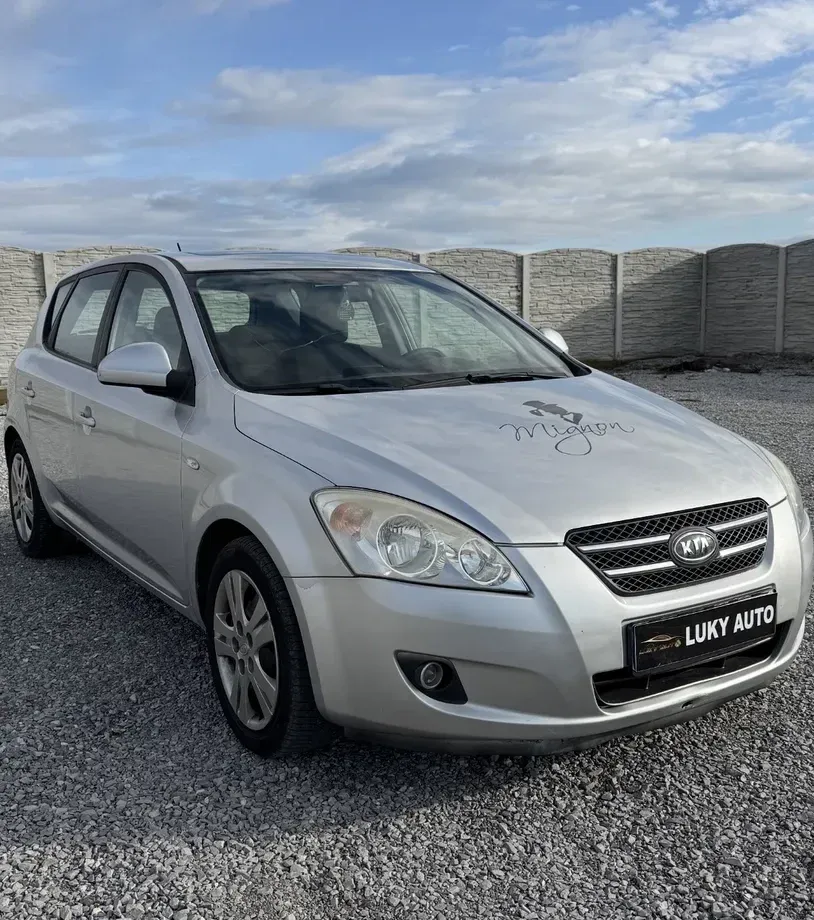 Kia Cee`d — imagine 5