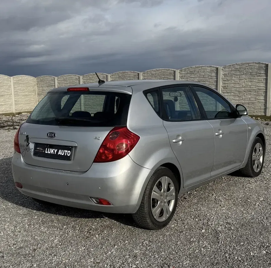 Kia Cee`d — imagine 3