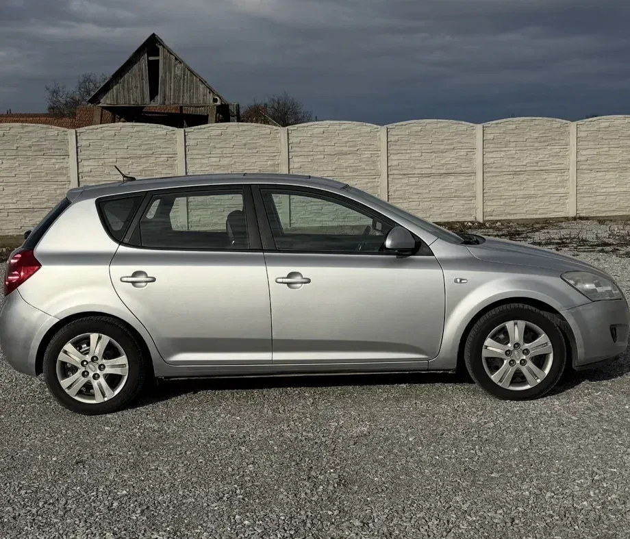 Kia Cee`d — imagine 4