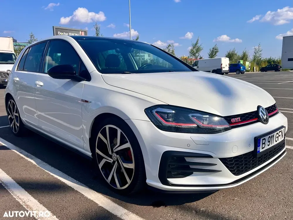Volkswagen Golf 2.0 TSI DSG GTI — imagine 2