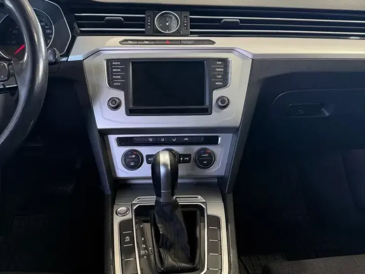 Volkswagen Passat 2.0 TDI SCR DSG BlueMotion Comfortline