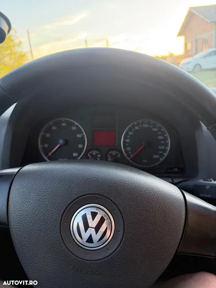 Volkswagen Golf 1.6 FSI Comfortline — imagine 5