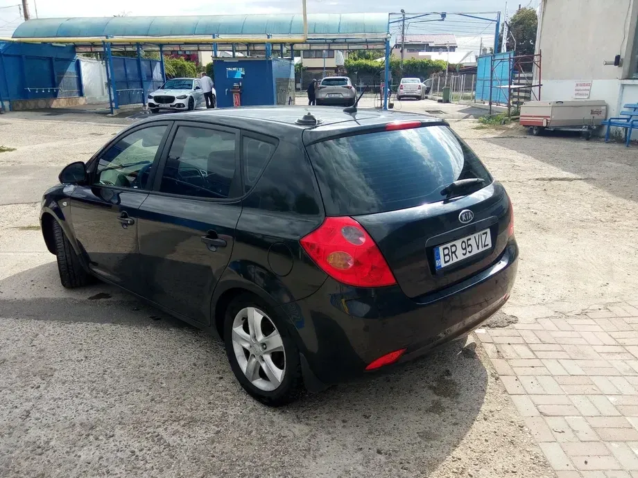 Kia Cee`d I Cee'd 1.6 DSL Best — imagine 4