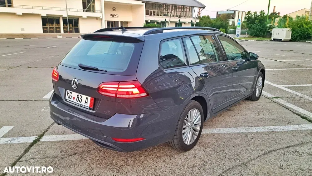 Volkswagen Golf — imagine 3