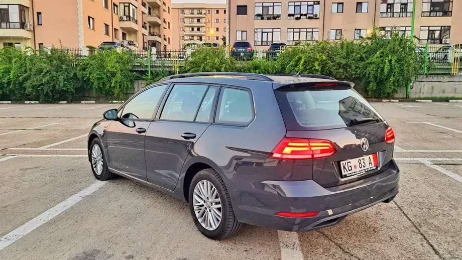 Volkswagen Golf — imagine 4