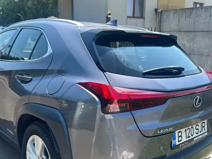 Lexus UX 250h Business Edition