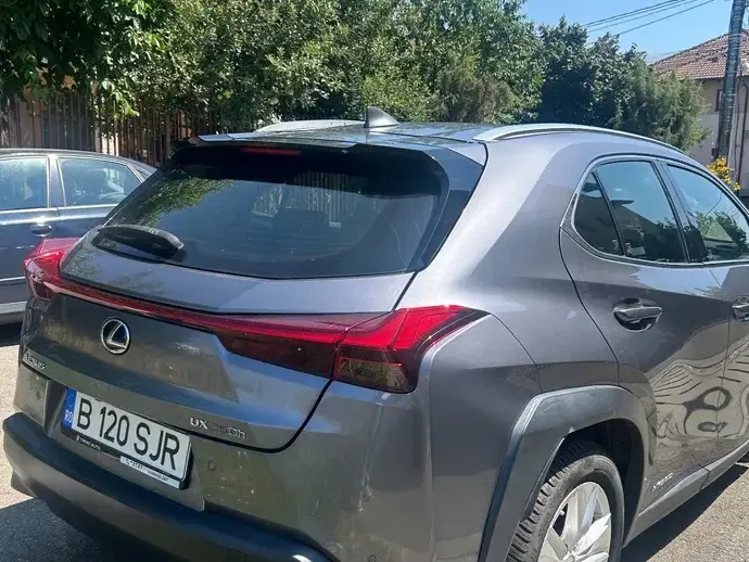 Lexus UX 250h Business Edition