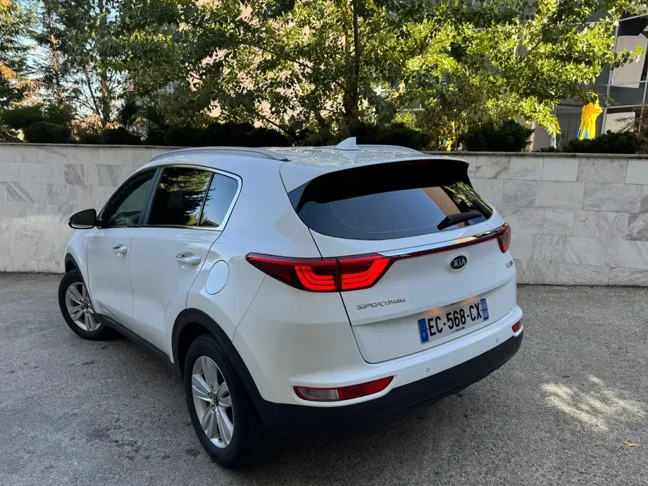 Kia Sportage IV 1.7 CRDI 2WD Spirit — imagine 4