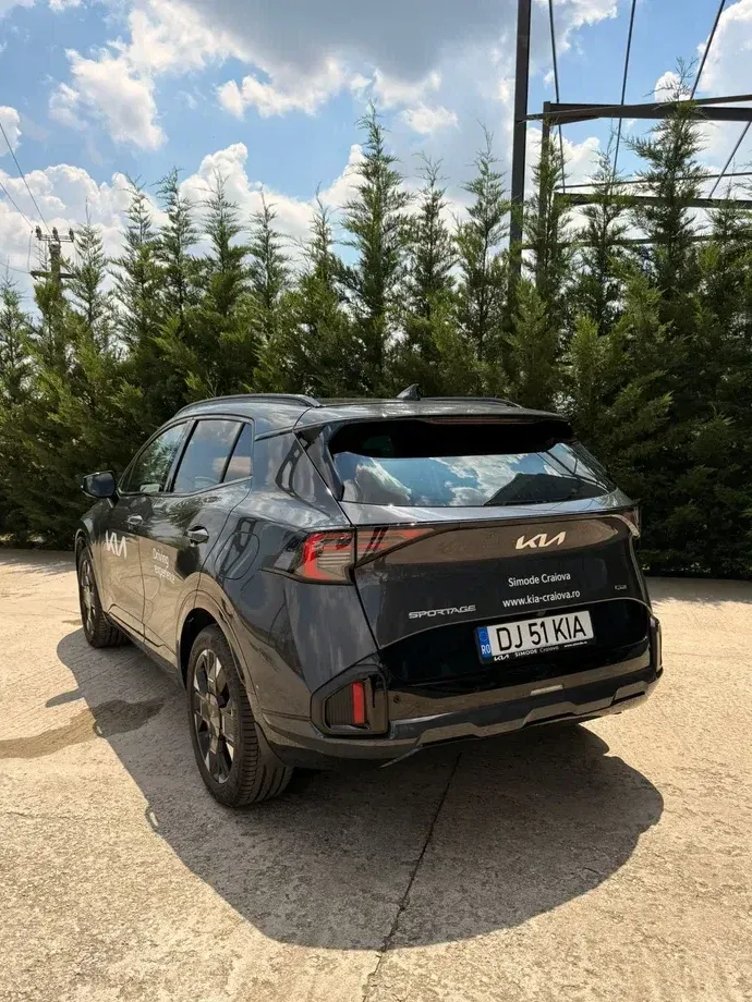 Kia Sportage V PE 1.6 T-GDI 7DCT 4x2 GT Line — imagine 3