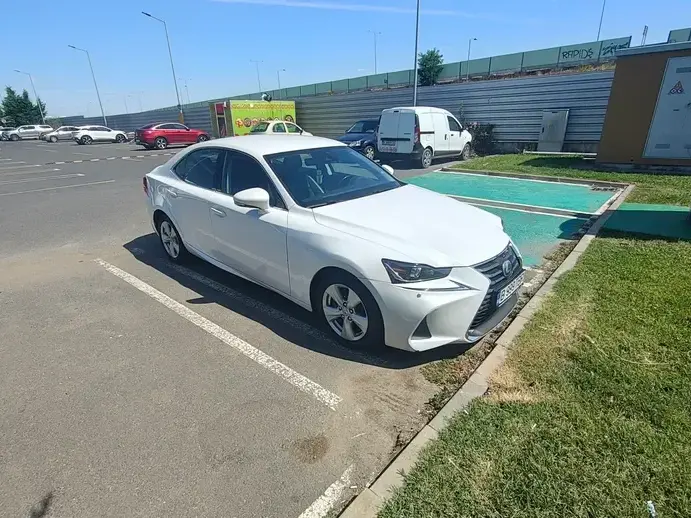 Lexus IS