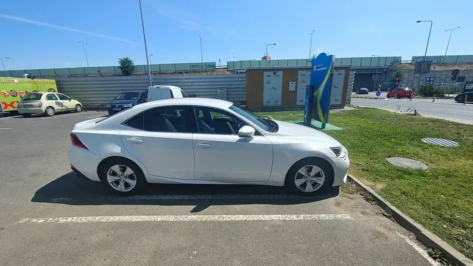 Lexus IS — imagine 5