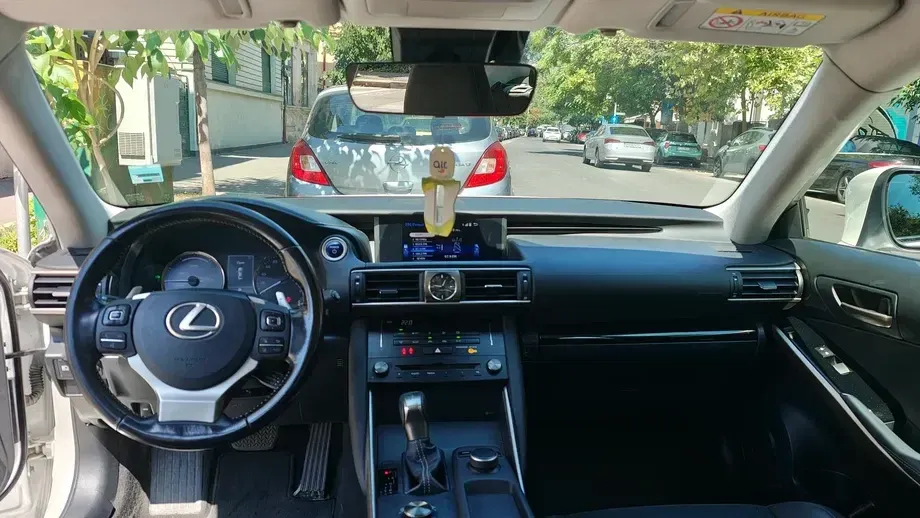 Lexus IS — imagine 2