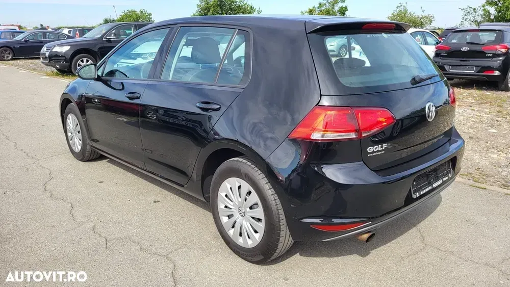 Volkswagen Golf — imagine 5