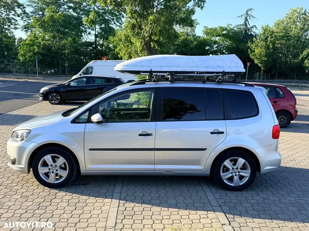 Volkswagen Touran 1.6 TDI DSG Trendline — imagine 4