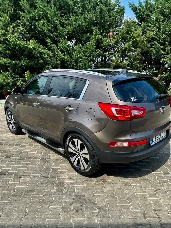 Kia Sportage III 2.0 CRDI 4WD Automatik Vision — imagine 4