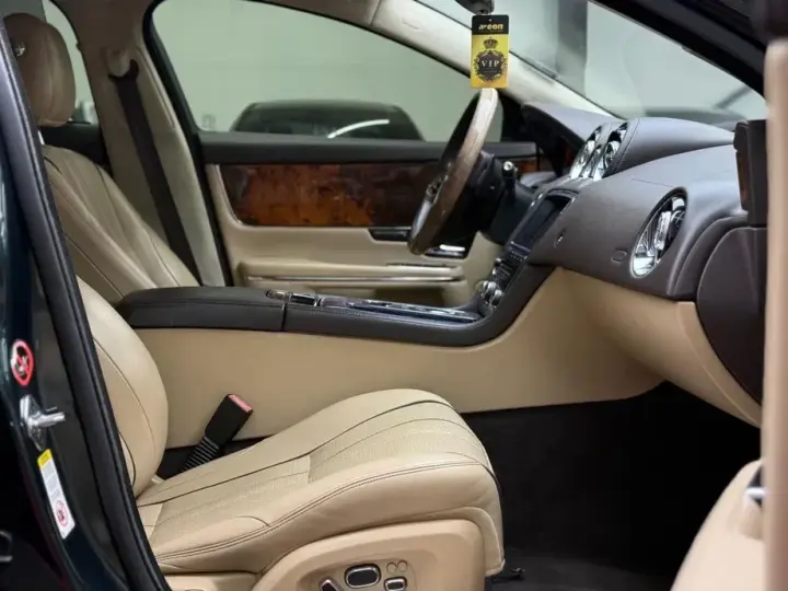 Jaguar XJ 3.0 V6 Kompressor AWD Langversion Premium Luxury