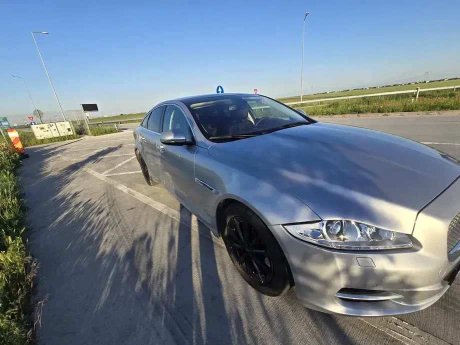 Jaguar XJ 3.0 V6 Luxury Aut SWB — imagine 2